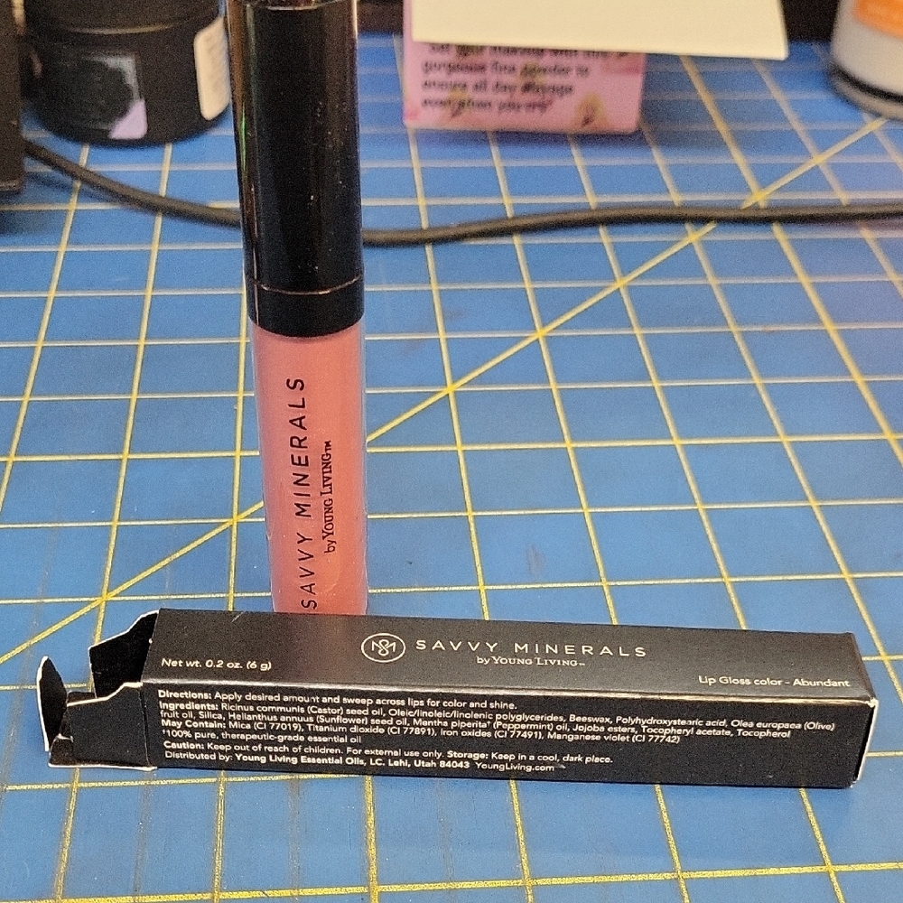 Savvy Minerals Young Living Pink Lip Gloss 6g New in Box